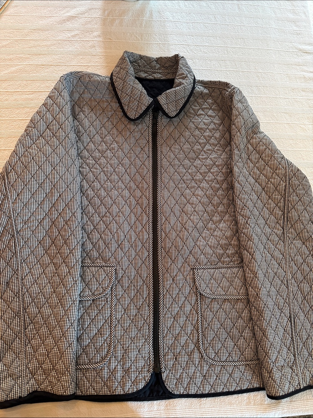 Women's Blassport Quilted Black and White Zip Jacket
